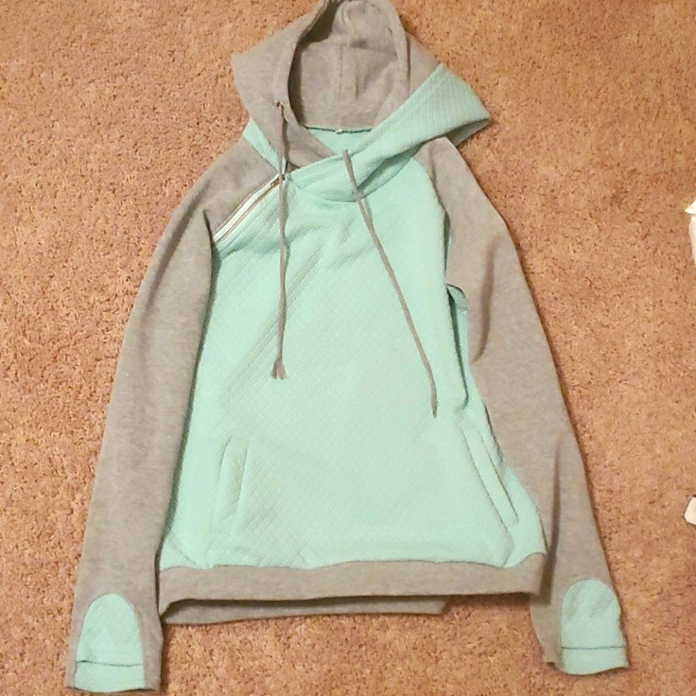Fashionable Sweatshirt